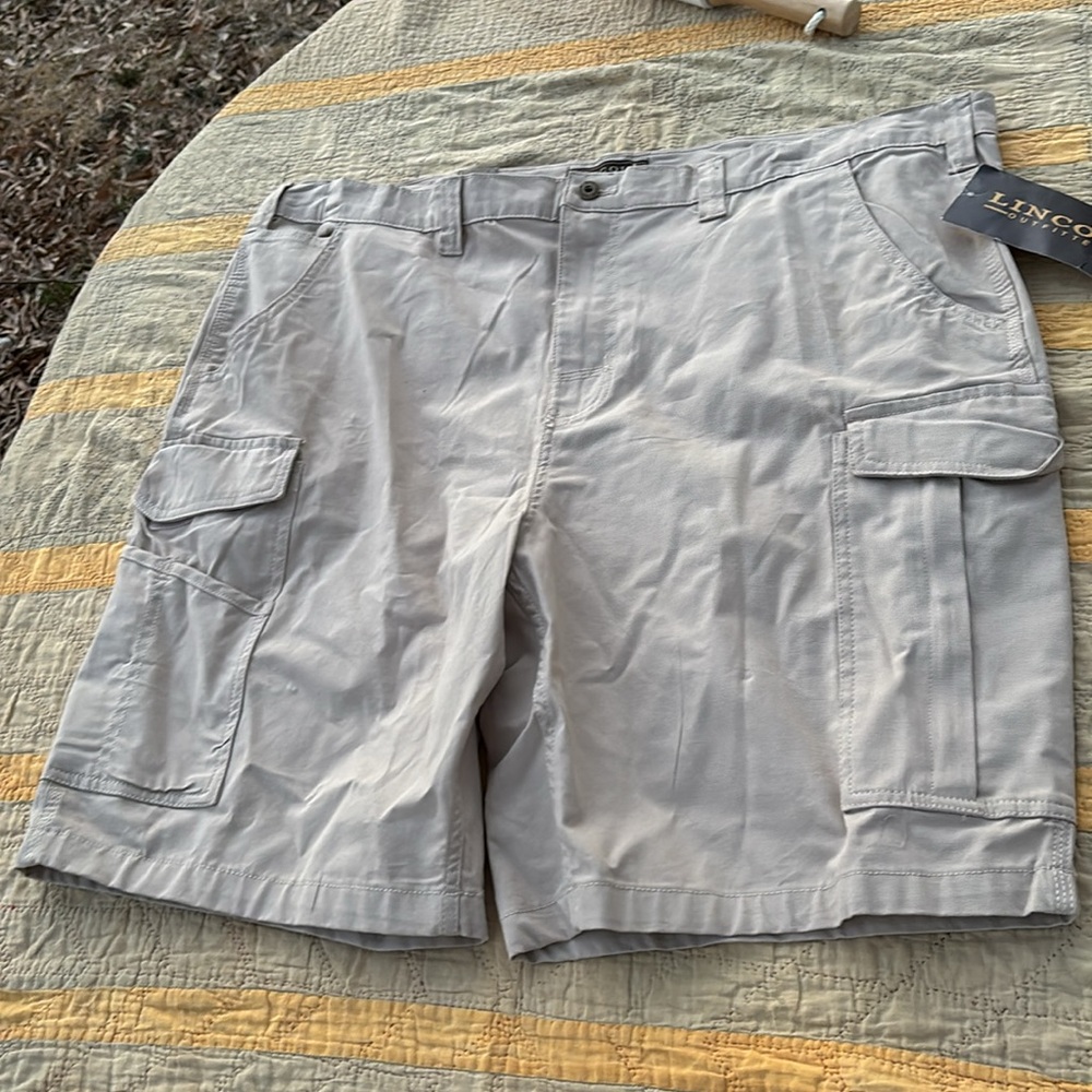 NWT Lincoln Outfitters Flex Cargo Tan Shale Shorts Men’s 48W Stain Resistant - Picture 11 of 16